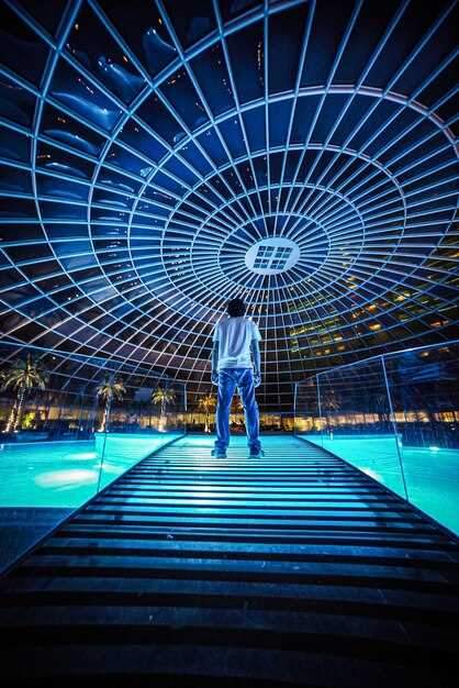 Предлагается установить законодательные механизмы для слияния Международного технопарка IT-стартапов «Astana Hub» с Автономным кластерным фондом «Парк инновационных технологий». Данное объединение предполагает возможность распространения успешных практик «Astana Hub» в области информационных технологий и на другие направления, связанные с инновациями. undefinedКлючевыми источниками финансирования «Astana Hub» остаются средства республиканского бюджета, предназначенные для выполнения государственных задач, а также взносы от участников технопарка. Поскольку Фонд функционирует как некоммерческая структура, в законопроекте предлагается изменить термин «сборы и платежи» на «членские взносы», что будет более точно отражать их назначение.