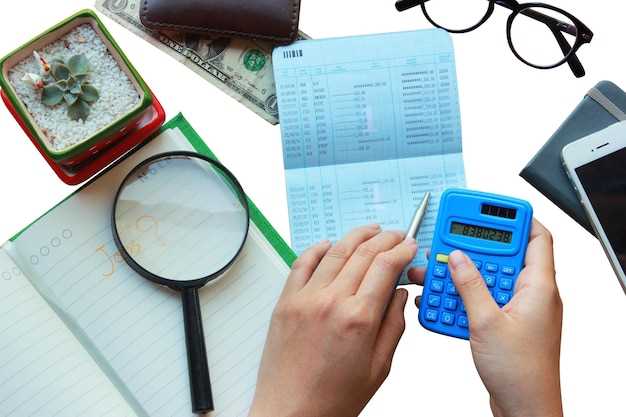 Также следует отметить, что открытие отдельного банковского счета для алиментов позволяет эффективно отслеживать поступления и использование данных средств. Это поможет избежать возможных недоразумений и споров между сторонами. Кроме того, счета для алиментов часто имеют льготные условия обслуживания, что может быть дополнительным преимуществом для получателей. Наличие отдельного счета обеспечивает прозрачность финансовых операций и позволяет защитить права детей, для которых предназначены алименты.