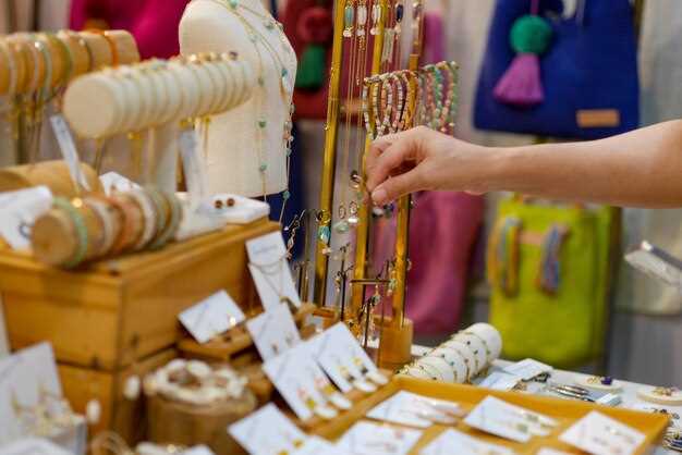 Сроки и этапы внедрения: undefined• Этап 1 (с 1 января 2025 года) – начнется внедрение номенклатуры НКТ по 19 категориям товаров, относящимся к социально значимым продовольственным товарам; <br />• Этап 2 (с 1 января 2026 года) – внедрение номенклатуры НКТ по 365 категориям товаров, которые будут регулярно анализироваться БНС АСПИР для мониторинга потребительских цен и расчета индекса цен; <br />• Этап 3 (с 1 января 2027 года) – внедрение номенклатуры НКТ для остальных товаров.