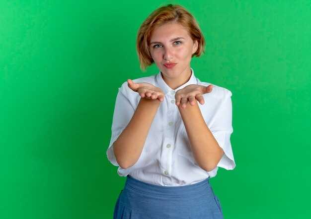 Статистическая форма 3-информ, именуемая «Отчет о применении информационно-коммуникационных технологий в организациях», предназначена для ежегодной подачи юридическими лицами, а также их обособленными и структурными подразделениями, которые работают по основным видам экономической деятельности, классифицированным согласно Общему классификатору видов экономической деятельности (ОКЭД) в диапазонах 01-03, 05-09, 10-33, 35, 36-39, 41-43, 45-47, 49-53, 55-56, 58-63, 64.19, 64.92, 65, 68-74, 77-82, 86, 93, 95.1. Компании с численностью сотрудников более 100 человек обязаны представлять отчет в полном объеме, тогда как организации с числом сотрудников менее 100 – в выборочном порядке.