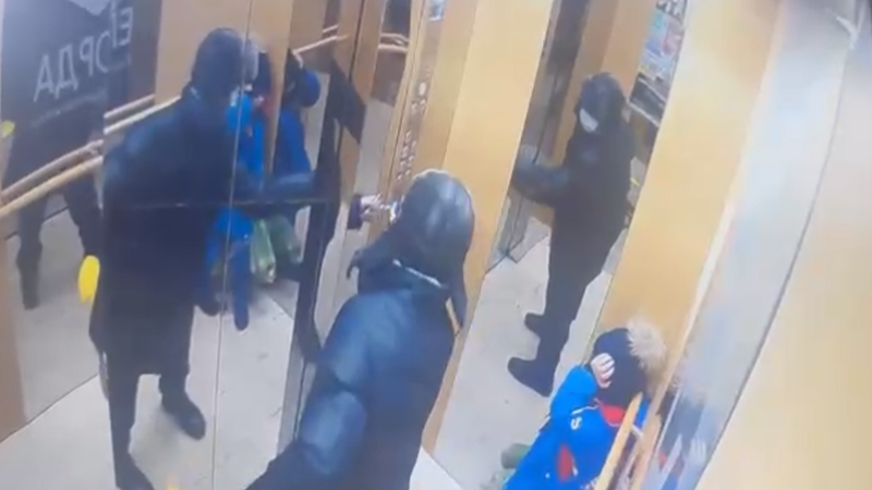 Нападение в Астане: мальчик восстанавливается после операции, семья ищет средства на лечение