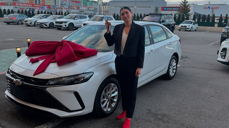 Казахстанская боксерша Аида Абикеева получила автомобиль за победу на ЧМ 2025