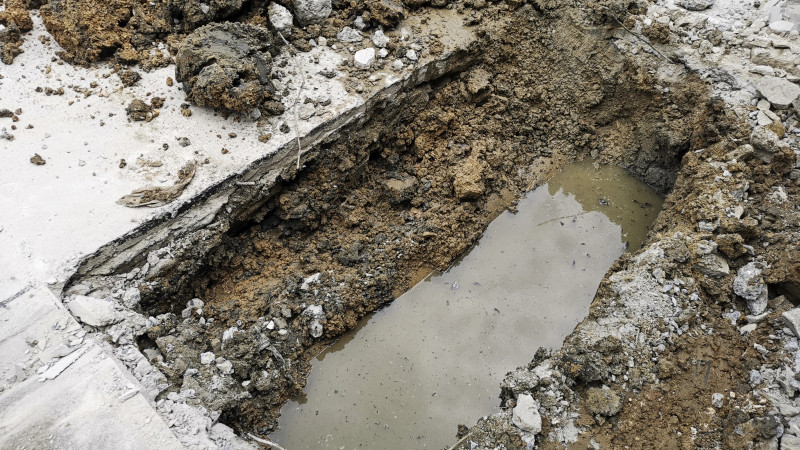 В Шымкенте расследуют гибель ребенка в котловане с водой