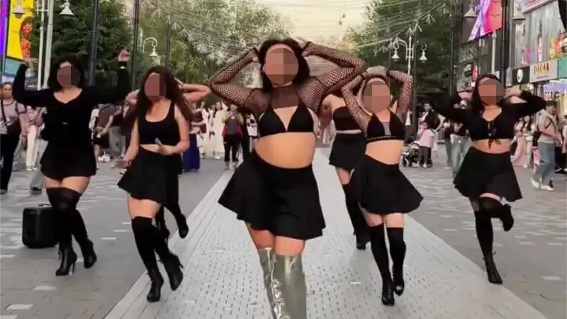 Танец на шпильках: когда ритм Алматы зазвучал в сердце Москвы и привлек стражей порядка