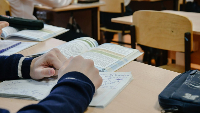 Массовое увольнение детей из специализированной школы в Ленгере: управление образования опубликовало заявление