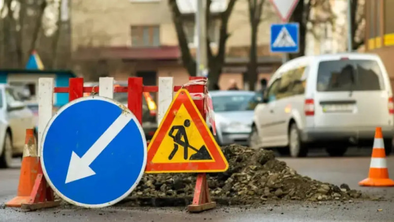 Улица Бурабай: три дня тишины в шумном городе, где машины отдыхают, а пешеходы танцуют