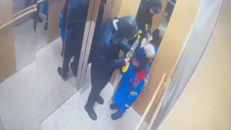 Нападение в лифте в Астане: когда освободят из больницы пострадавшего мальчика
