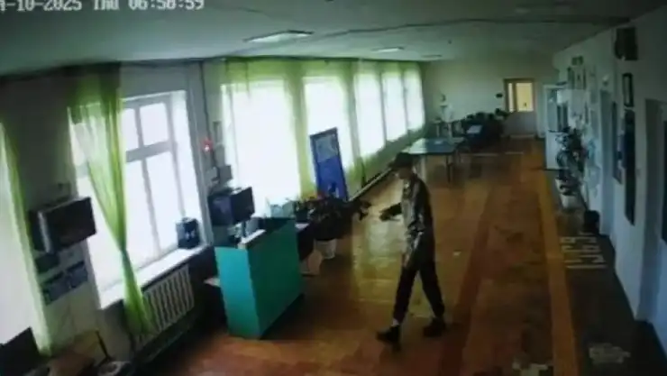 мужчина с ножом