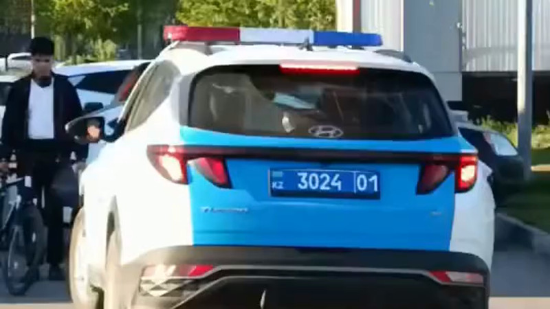 Полицейский торопился на вызов и сам нарушил закон в Астане, не ставя точку