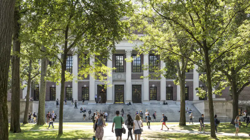 Гарвардская трясина: как отчисление может затянуть казахстанских студентов в водоворот неопределенности