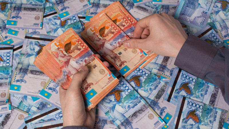Вице-министр сообщил, сколько казахстанцев зарабатывают свыше 3 миллионов тенге в месяц