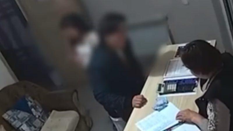 Учителя музыки из Алматы подозревают в совращении 14-летней школьницы