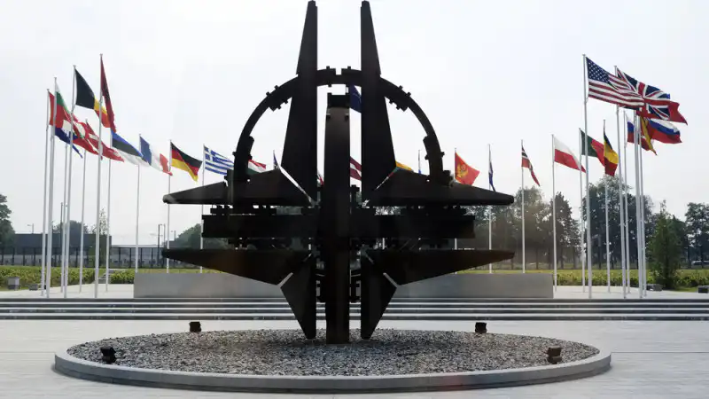 Новый виток гонки вооружений: НАТО наращивает военные бюджеты по требованию США Астане