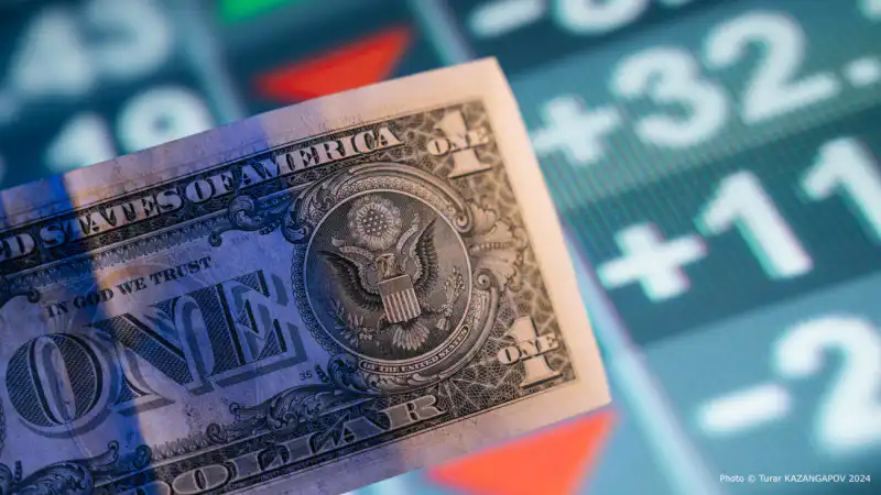 Казахстан: Доллар сбросил лишний вес и стал легче на карман Астане