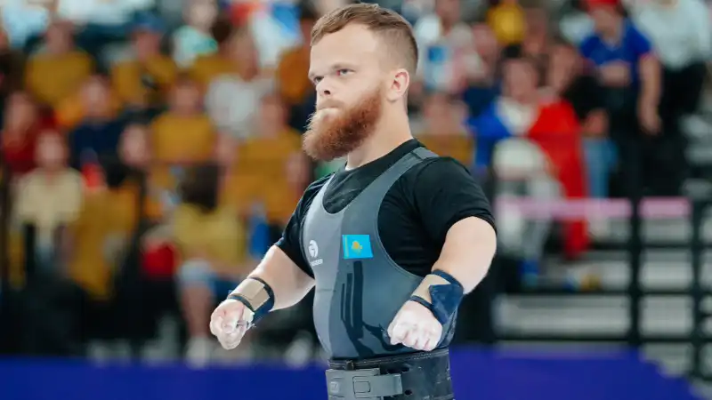 Давид Дегтярев: Казахстанский паралимпиец устанавливает новый рекорд в пауэрлифтинге и подтверждает статус двукратного чемпиона Астане