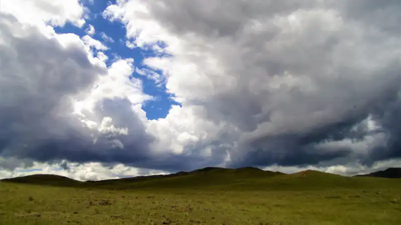 Град или гроза: что принесет лето в Астану? Астане