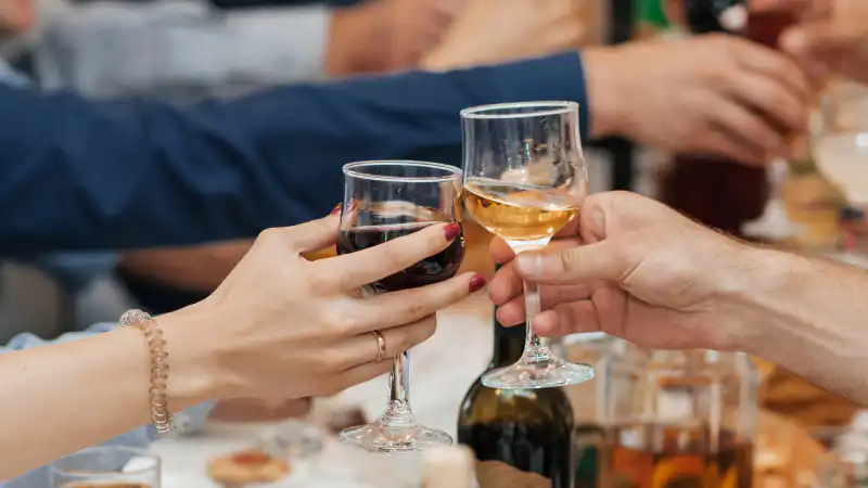 Села Казахстана отказываются от алкоголя: новая волна 'сухого закона' в 2023 году Астане