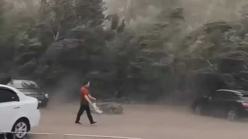 Ураган на севере Казахстана: как стихия повлияла на спасение ребенка и жизнь местных жителей Астане