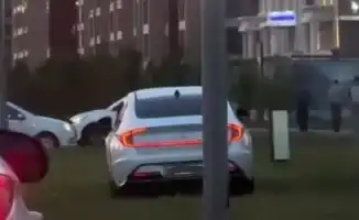 На крыльях безумия: как один астанчанин попытался облететь пробку и приземлился в штрафной зоне