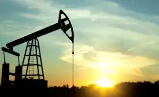 Нефтяной кризис: как закрытие Ормузского пролива и конфликт на Ближнем Востоке могут взвинтить цены до 300 долларов