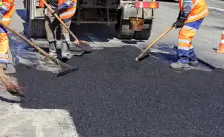 Осенний ремонт дорог: депутат Ергалиев объясняет необходимость замены асфальта в Астане