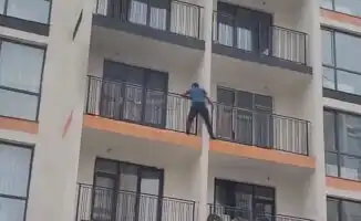 Герой в огне: казахстанец, как супермен, вытащил соседей из пламени в Алматы