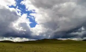 Град или гроза: что принесет лето в Астану?