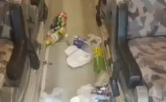 Мусорный след: как безответственное поведение пассажиров автобуса вызвало общественное возмущение