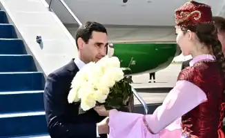 Соседские мосты: Сердар Бердымухамедов приземлился в Казахстан для новых горизонтов сотрудничества