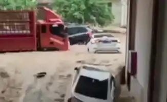 Наводнение в Гуйчжоу: автомобили под водой, ущерб автовладельцам