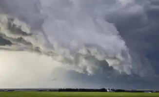 Сквозь бурю и молнии: три дня, когда небо решит сыграть в прятки с городами
