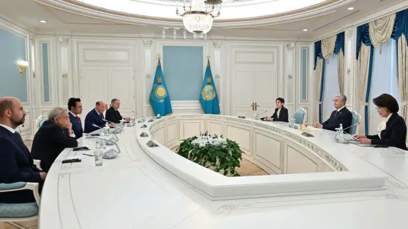 Встреча умов: Токаев и нейрохирурги на одной волне в Астане Астане