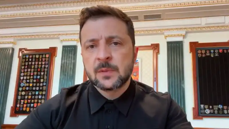 Зеленский отвечает Путину: Украина готова к защите после заявлений на Петербургском форуме Астане