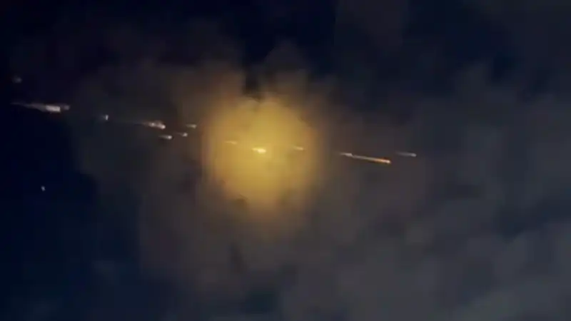 Космические фейерверки: тайны небесного шоу над Казахстаном раскрыты астрономом Астане