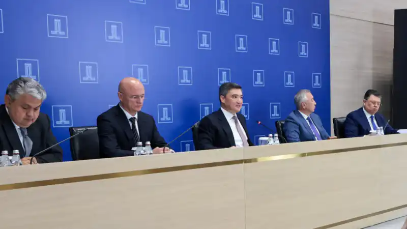 Бектенов о критике: публичные разборки не решают проблемы, а лишь усугубляют ситуацию в правительстве Астане