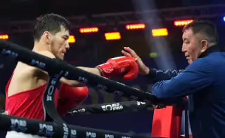 Нурбек Оралбай: Казахстанский боксер вышел в полуфинал Кубка мира, не проведя ни одного боя