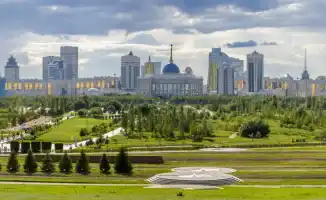 Небо раскроет свои объятия: Алматы и Астана встречают День столицы под солнечным дождем радости