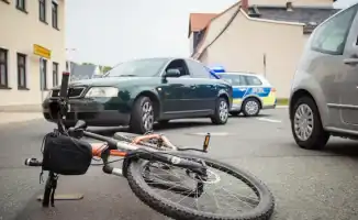 Кто виноват: грузовик или судьба юных велосипедистов?