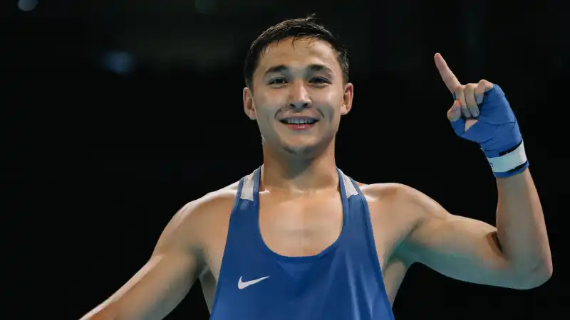 Адилет Тортубек одержал победу над Абдурахмоном Махмуджоновым в захватывающем полуфинале чемпионата Азии U-19 по боксу Астане