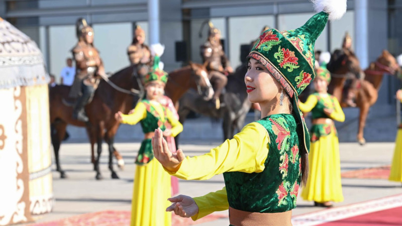 Торжественная встреча Токаева в Бишкеке: символ единства и культурного обмена между Казахстаном и Кыргызстаном Астане