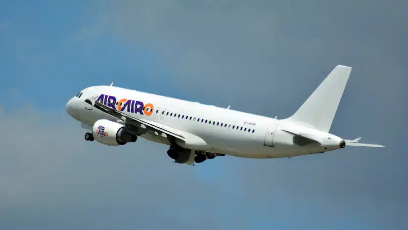 Почему рейс в Шарм задержали? Загадка на высоте! Астане