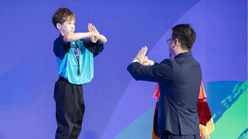 Кто сказал, что золото не для Казахстана? Астане