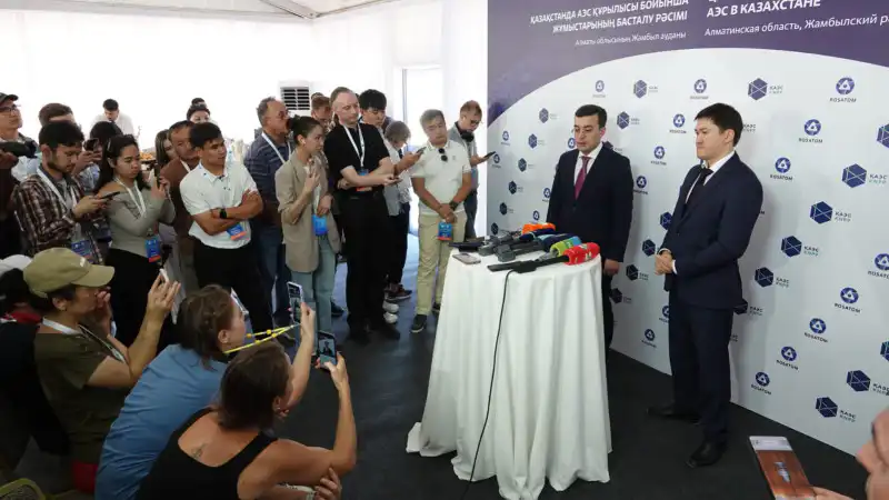 Влияние протестов и задержек зарплат на АЭС в Турции на Казахстан: мнение Ерната Бердигулова Астане