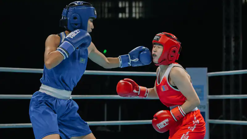 Казахстанская боксерша Айым Танкибаева пробилась в полуфинал чемпионата Азии по боксу до 19 лет, одержав впечатляющую победу в весовой категории до 51 кг Астане