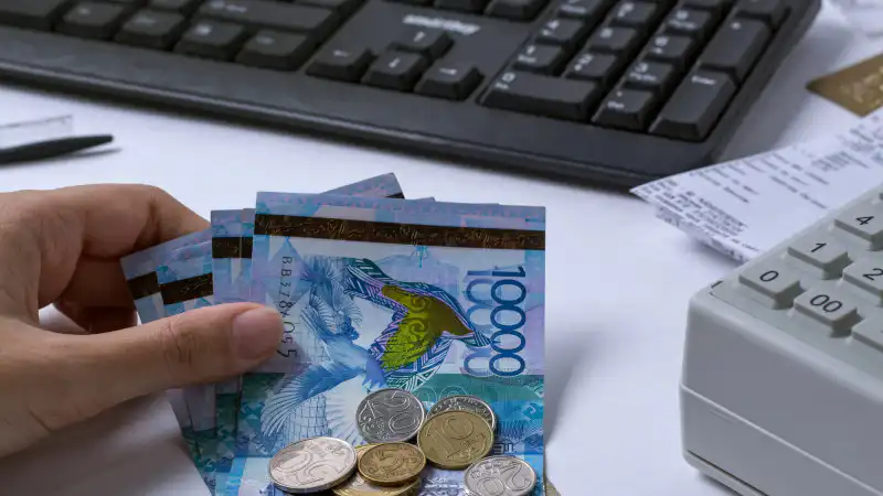 Комитет по регулированию естественных монополий Министерства национальной экономики завершил перерасчёт стоимости услуг теплоснабжения для потребителей, что приведёт к возврату 1,6 миллиарда тенге казахстанцам. Астане