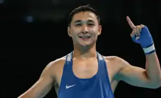 Адилет Тортубек одержал победу над Абдурахмоном Махмуджоновым в захватывающем полуфинале чемпионата Азии U-19 по боксу