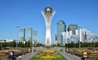 Путешествие по Конституционному лабиринту: как провести длинные выходные в Астане и Алматы