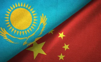 Китайский дракон дарит казахстанскому степному орлу крылья на 7,5 миллиарда тенге: безвозмездный грант укрепит сотрудничество