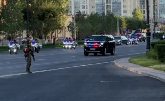 Кортеж высокопоставленного лица проехал по главному проспекту Астаны - Мангилик Ел