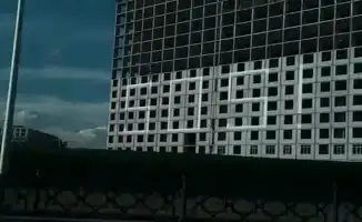 Крик о помощи на кирпичах: Астана призывает к действию через недострой